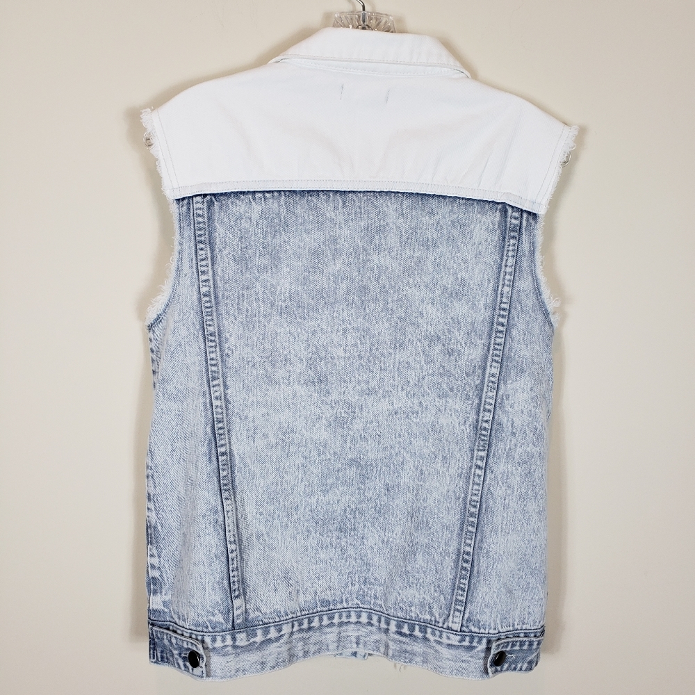 EASEL Distressed Two-Tone Washed Denim - Picture 4 of 7